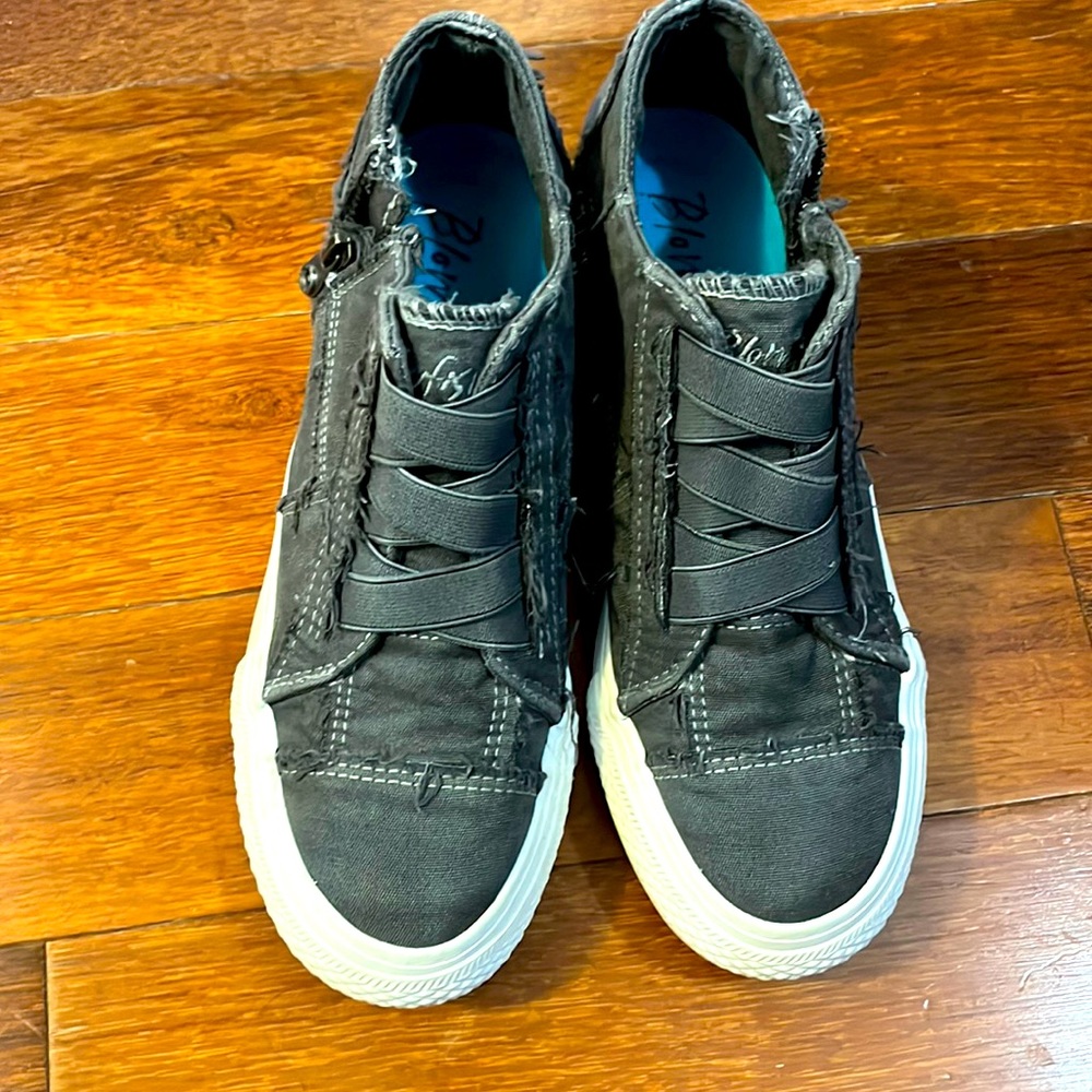 Blowfish sneaker/booties